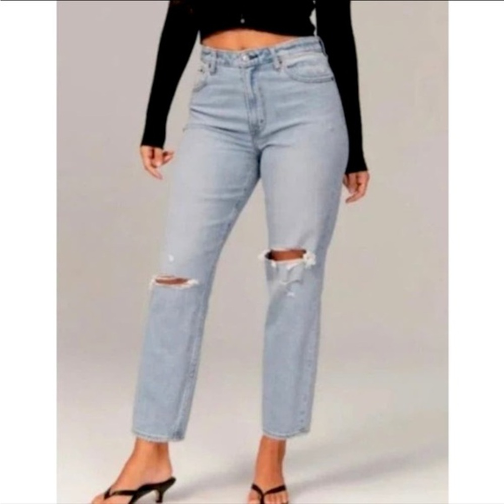 Abercrombie & Fitch Mom jeans